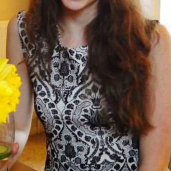 UK 6 (XS) Black and White A-Line Skater Dress - Picture 3 of 3